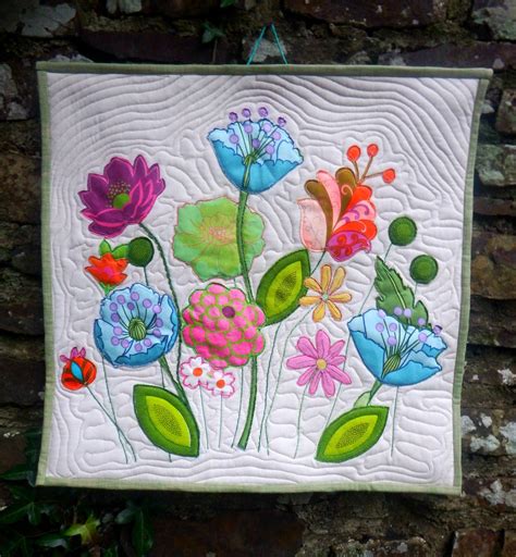 Wonky Patchwork: Flower Applique Mini Quilt