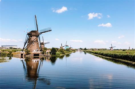 Visit the Kinderdijk windmills at Rotterdam for free (+ map) - The Orange Backpack