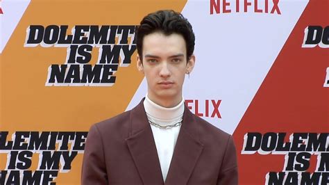 Kodi Smit-McPhee “Dolemite Is My Name” Los Angeles Premiere - YouTube