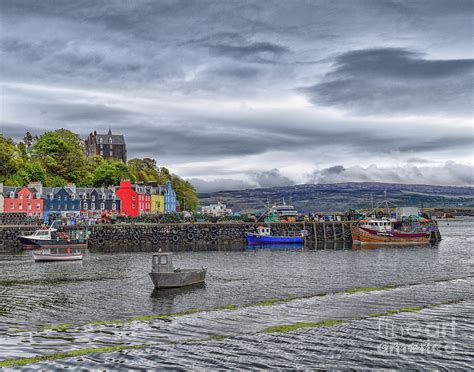 Tobermory, Scotland Photograph by Pete Wardrope - Fine Art America