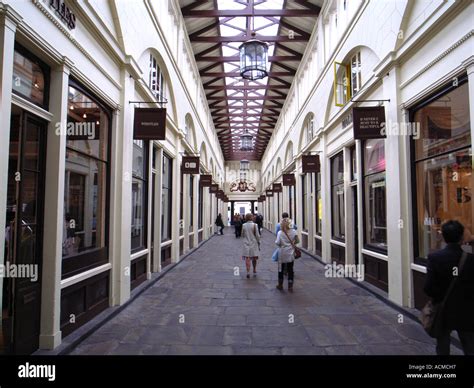 London Covent Garden shops Stock Photo - Alamy