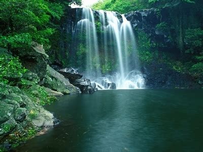 Cheonjiyeon Waterfall, South Korea Tourist Information