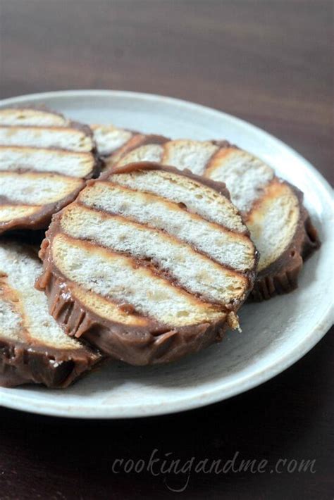 Marie biscuit chocolate logs recipe, step by step - Edible Garden