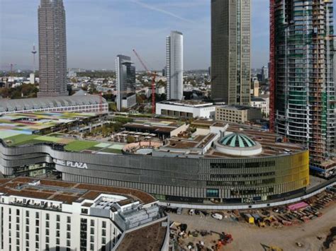 Skyline Plaza - Frankfurt Shopping Mall - International Shopping Center