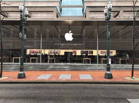 Apple Store Portland | Apple, Apple store, Apple products