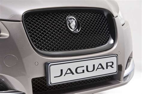 Jaguar XF Carbon Pack grille