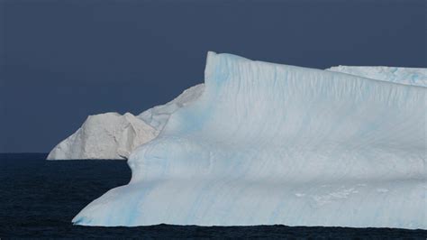 Block of Ice Larger Than New York City Breaks Off In Antarctica | Complex