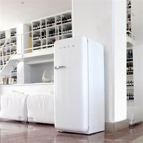 Smeg 9.22 Cu. Ft. Right Hinge Retro Style Refrigerator / Freezer - White FAB28UWHR1 ...