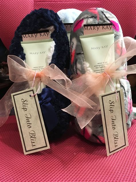 Mary Kay Mint Bliss Slipper Sets | Mary kay gifts, Mary kay, Mary kay christmas