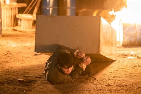 Vaga Bond ' Lee Seung-gi X Jang Hyuk-jin, a desperate struggle in a burning waste warehouse