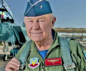 Chuck Yeager Biography - Facts, Childhood, Family Life & Achievements