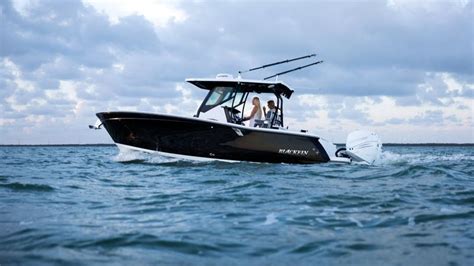 3 REASONS TO BUY THE BLACKFIN 272CC | Sport fishing boats, Fishing ...