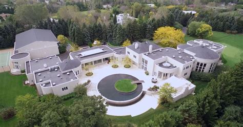 Mansions and Millionaires: Michael Jordan's $14 Million Estate ...