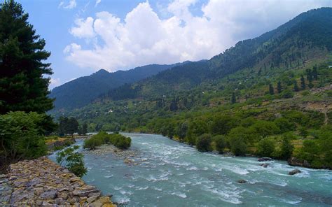 River Jhelum, Pakistan: Quick Facts, Significance & More! | Zameen Blog