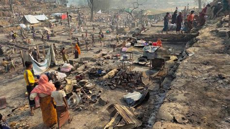 Rohingya refugee camp fire: Several dead, hundreds missing, thousands ...