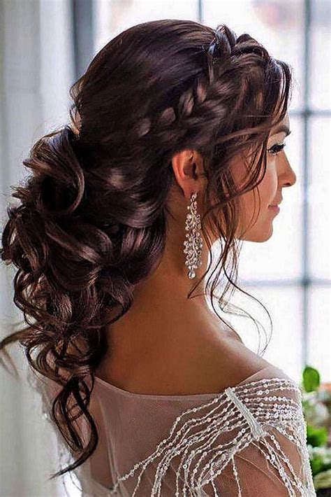 2021 Popular Airy Curly Updos for Wedding