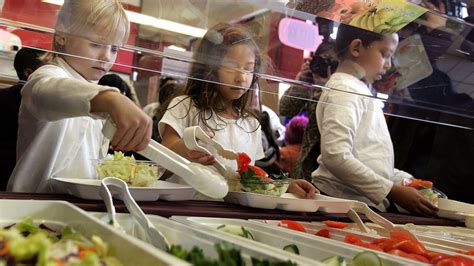 California bans ‘lunch shaming’ of K-12 schoolchildren whose parents are behind on cafeteria ...