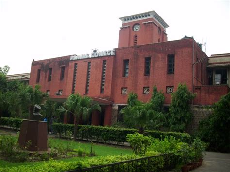 Ramjas College: Courses, Fees, Facilities