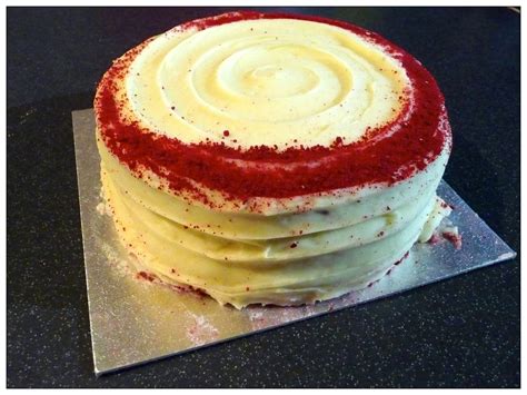 REVIEW! Tesco Finest Red Velvet Cake - Paperblog