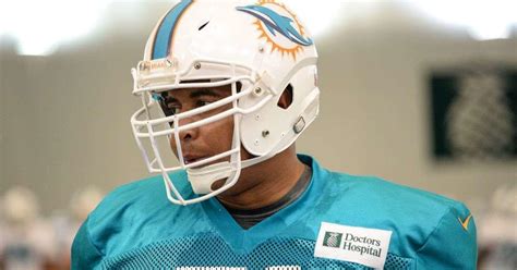 Ex-NFL OL Jonathan Martin Takes Plea Deal After Making Threats With Guns