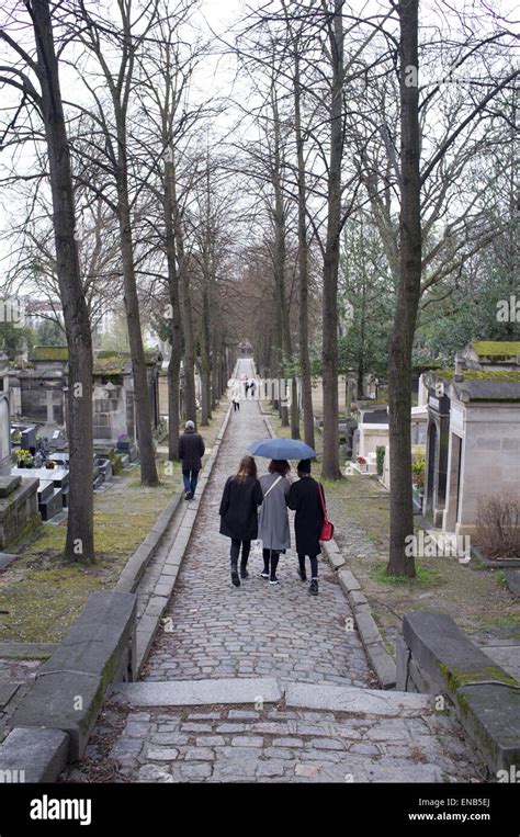 Pere Lachaise cemetery, Paris Stock Photo - Alamy