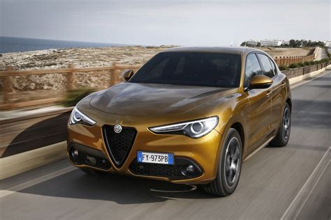 photo ALFA ROMEO STELVIO 2.2 Diesel Q4 210 ch SUV 2020 - Motorlegend.com