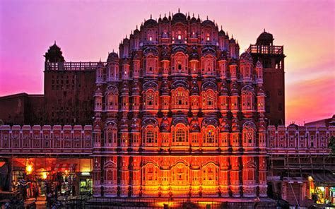 Hawa Mahal - The Famous Indian Monuments