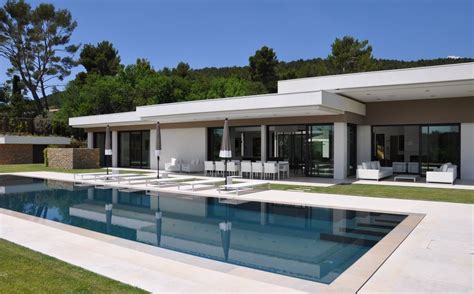 Réalisation de maison contemporaine à Istres - ENTREPRISE MACONNERIE # # | House architecture ...