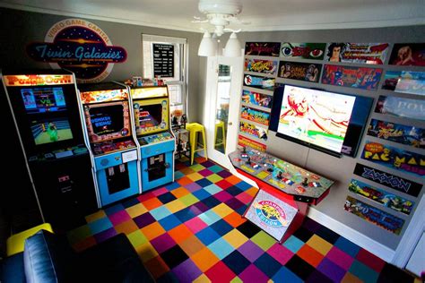 World Famous Bedroom Arcade in New York | Decoración de habitación de juegos, Diseño de sala de ...
