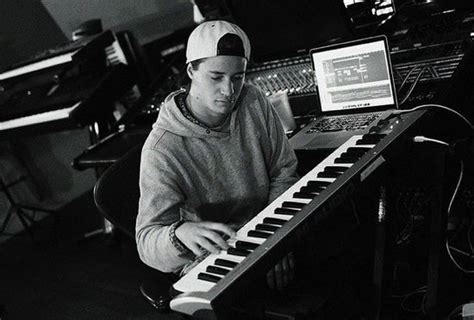 Kygo Shares Unreleased 3 Minute Tropical "Piano Jam" - This Song Is Sick