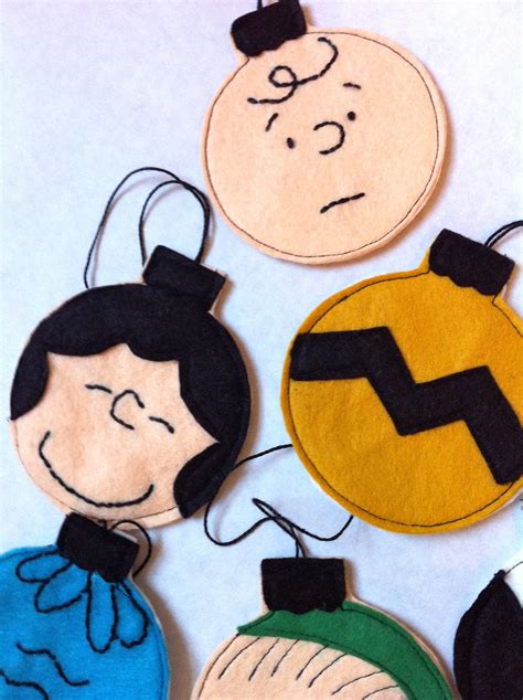 a little gray: Charlie Brown Christmas Ornaments Tutorial