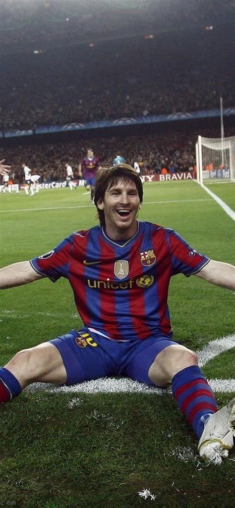 Discover 57+ young messi wallpaper best - in.cdgdbentre