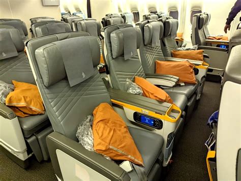 Review: Singapore Airlines B777-300ER Premium Economy NRT-SIN - The ...