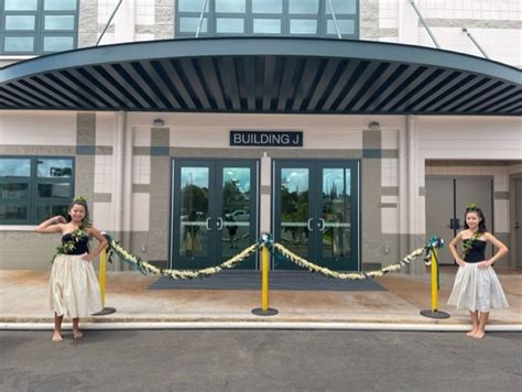 New Mililani Middle School building means students go to one-track ...