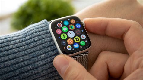 The "i" Icon on an Apple Watch: What It Is and How to Use It