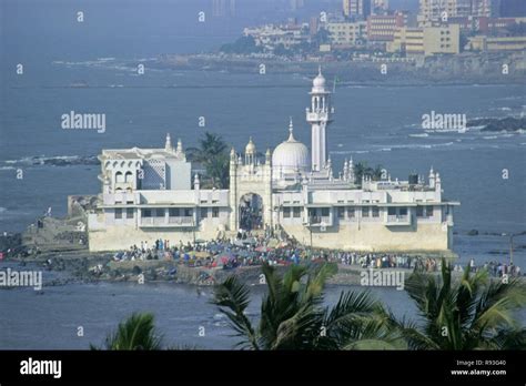 Haji Ali Dargah, Mumbai, Maharashtra, India Stock Photo - Alamy