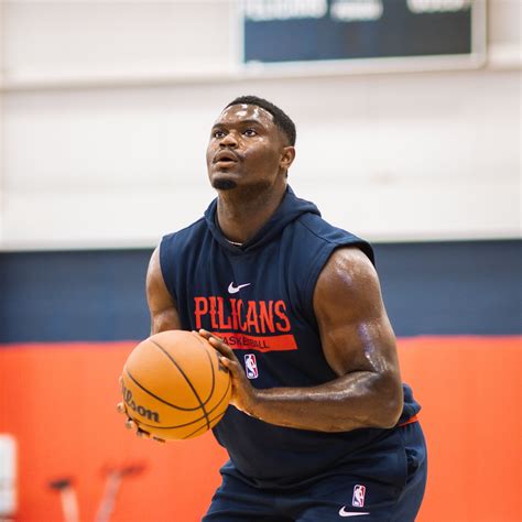 Zion Williamson shows off amazing body transformation as NBA star bulks ...