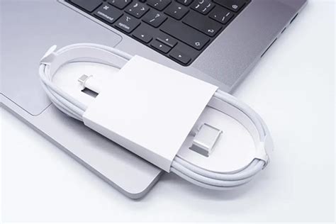 Complete Guide: Magsafe 2 Vs Magsafe 3 - ByteCable