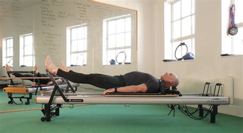 Reformer: Footwork Wide V | Birmingham Pilates Studios