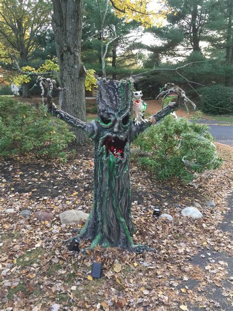 Halloween Scary Tree Prop | Tree props, Halloween trees, Scary halloween