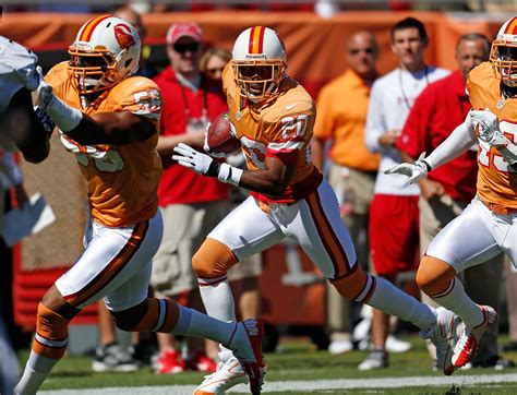 Buccaneers Sound off on Creamsicle Throwback Uniforms | Heavy.com