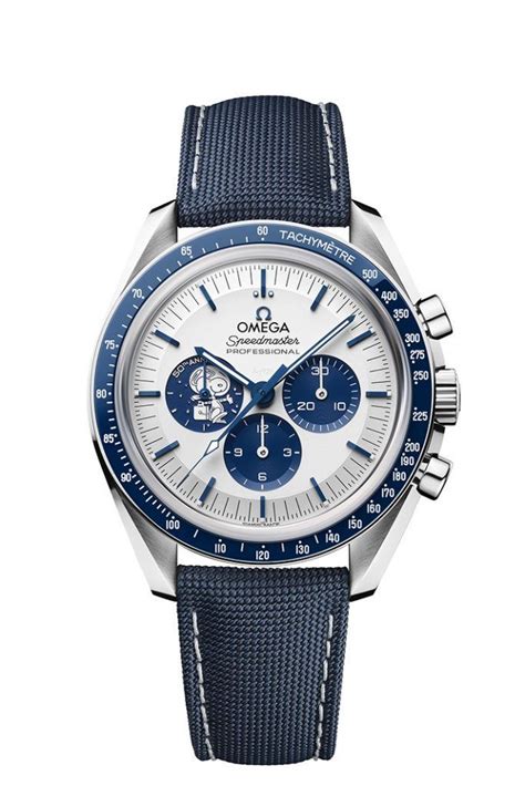 Omega Snoopy 2020 : Speedmaster Silver Snoopy 50th Anniversary.