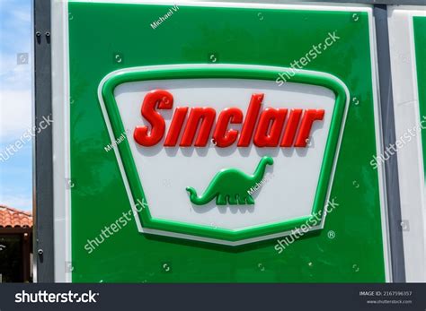 Sinclair Oil Corporation Sign Logo Sinclair Stock Photo 2167596357 ...