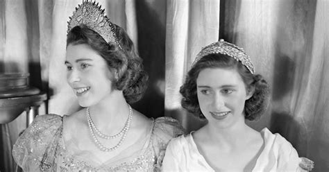 39 Rare Pictures of Royal Sisters Queen Elizabeth and Princess Margaret ...