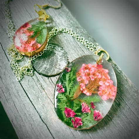 Resin Jewelry for Beginners - Paint and Sip Event