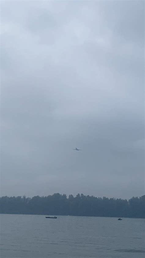 B1 Lancer takeoff (alternate angle) : r/singapore