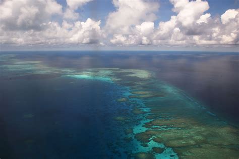 Philippines Sends More Ships to Reef Targeted by China - Bloomberg