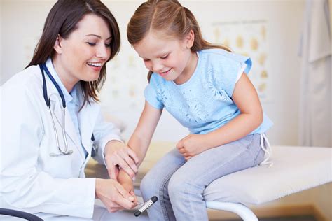 Family Nurse Practitioner vs. Doctor: What’s the Difference? | United States University | United ...