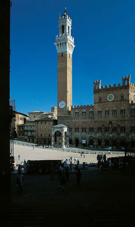 Siena, Piazza Del Campo, Italy, Tuscany, renaissance, homes, facades ...