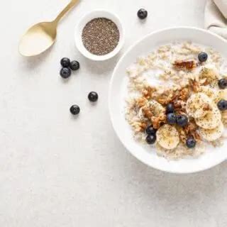 Porridge Oats vs Oatmeal: What's the Difference?